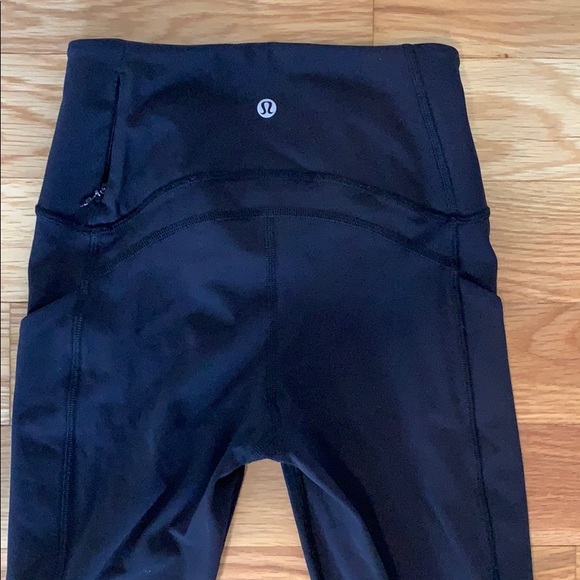 Black mesh Lululemon crop leggings - Picture 3 of 5
